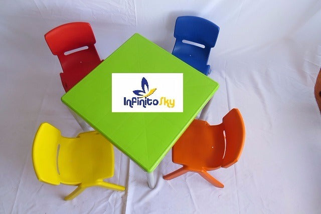 Juego Infantil Con Cuatro Sillas.